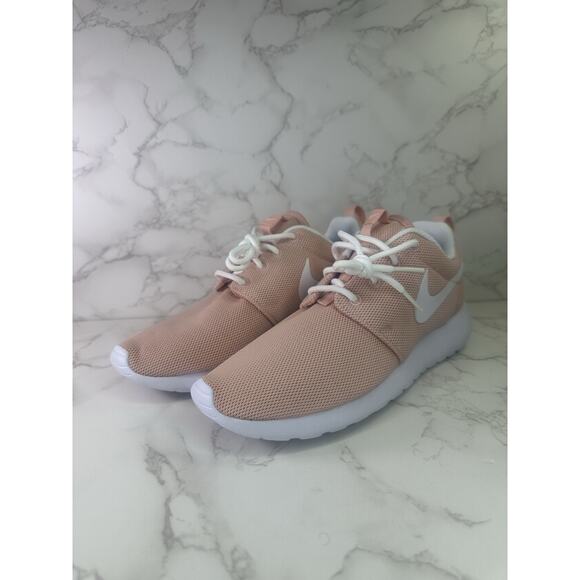 New Nike Roshe One Womens Sneakers Size 8 Lightweight Walking Casual Streetwear - Picture 1 of 5